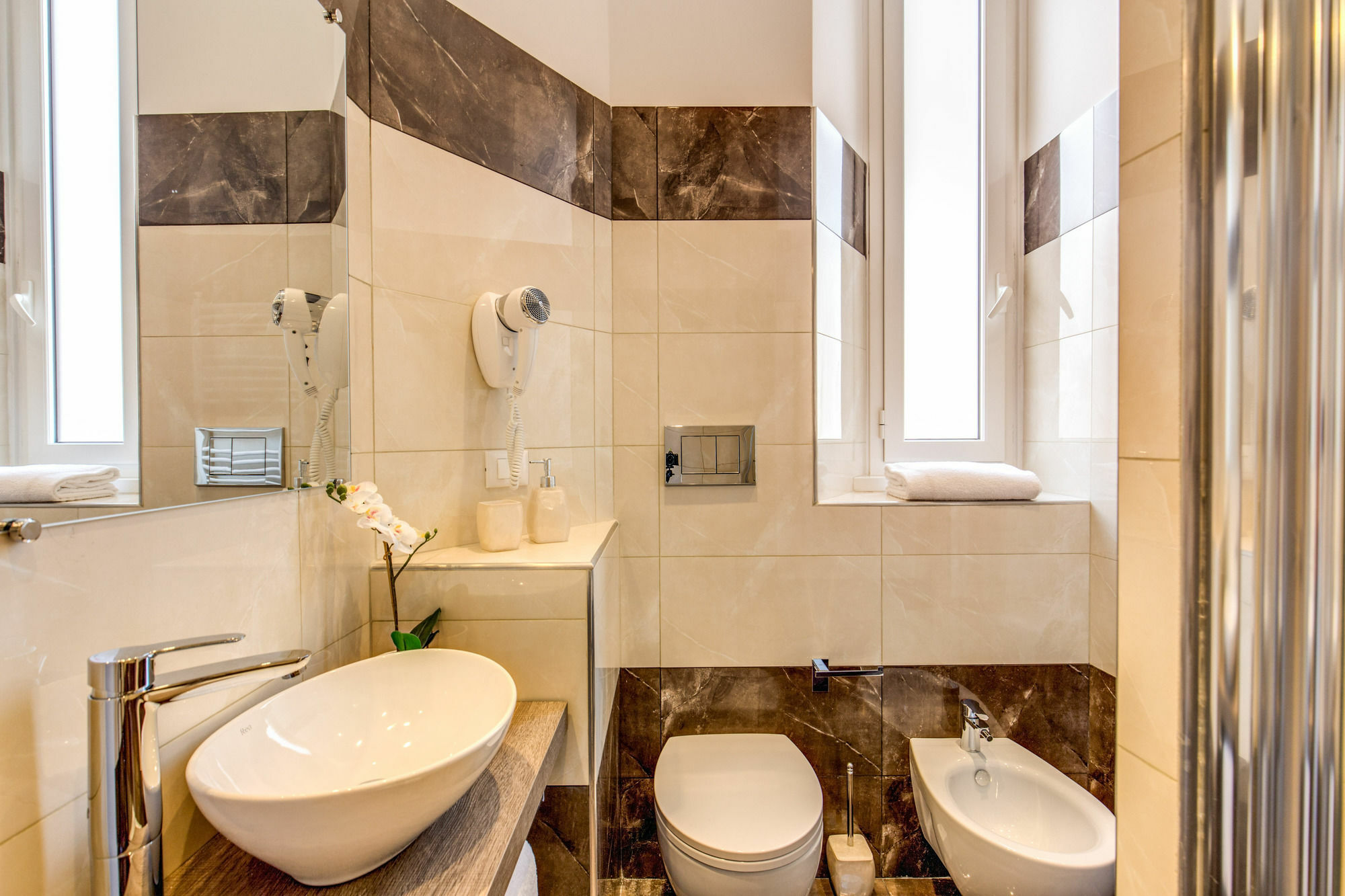 The Bridge Suites Rome Exterior photo